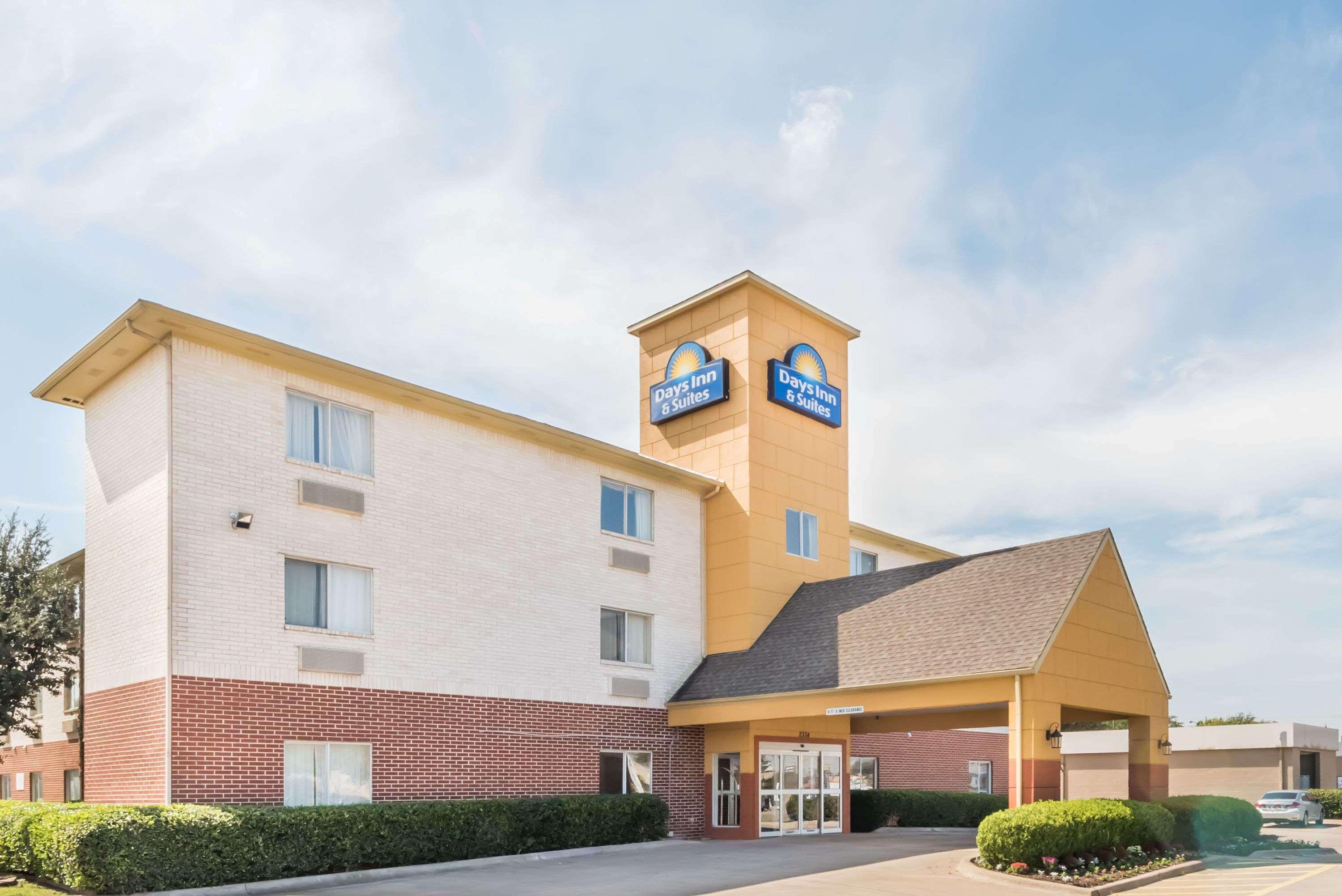 Days Inn & Suites By Wyndham Даллас Экстерьер фото
